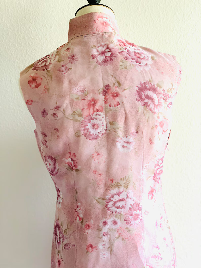Vintage Chinese Qipao Dress – Handcrafted Beauty in Modern Print