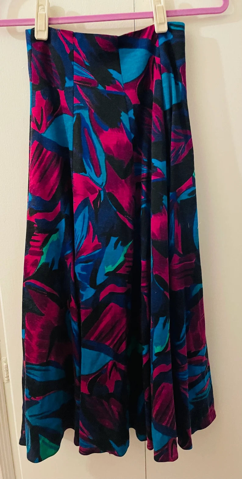 Beautiful Vintage Jungle Skirt in Purple & Blue