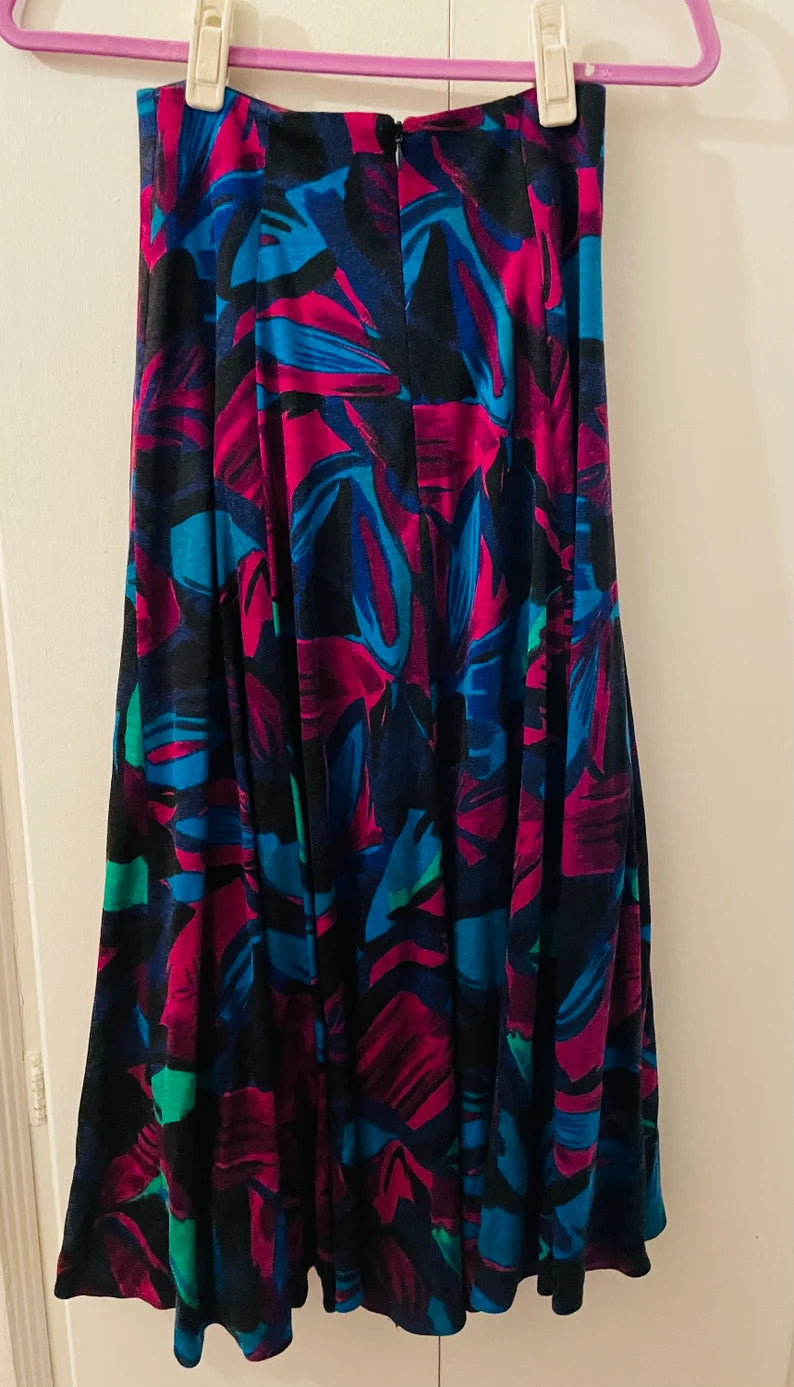Beautiful Vintage Jungle Skirt in Purple & Blue